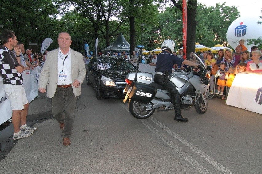 Nocny Wrocław Półmaraton 2013 odwołany! Tłum spontanicznie ruszył ulicami! A Dutkiewicz przeprasza