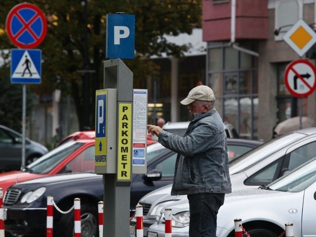 Parkometr w Kołobrzegu przy ulicy Ratuszowej.