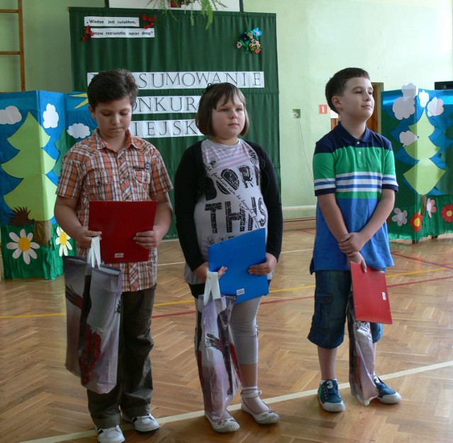 Jako pierwsi nagrody odebrali najlepsi uczniowie klas drugich tarnobrzeskich szkół w konkursie ortograficznym