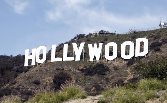 Słynny znak Hollywood na szczycie kanionu Beachwood.