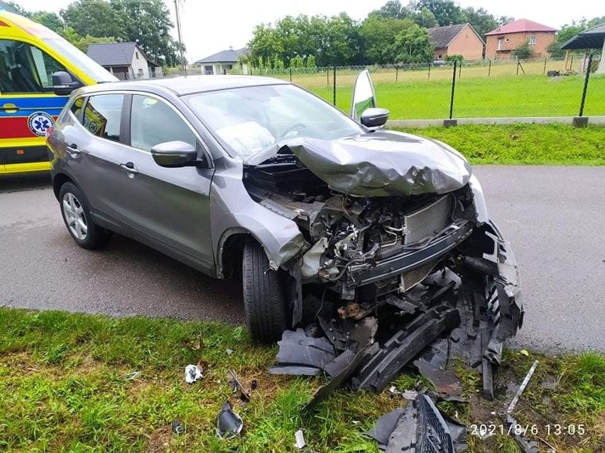 Jedna osoba została ranna w wypadku w miejscowości Jagiełła w gminie Tryńcza [ZDJĘCIA]