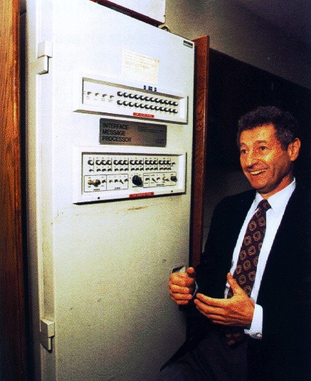 Leonard Kleinrock, współtwórca sieci ARPANET z pierwszym "routerem"