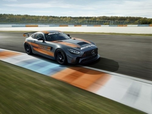 Mercedes-AMG GT4...