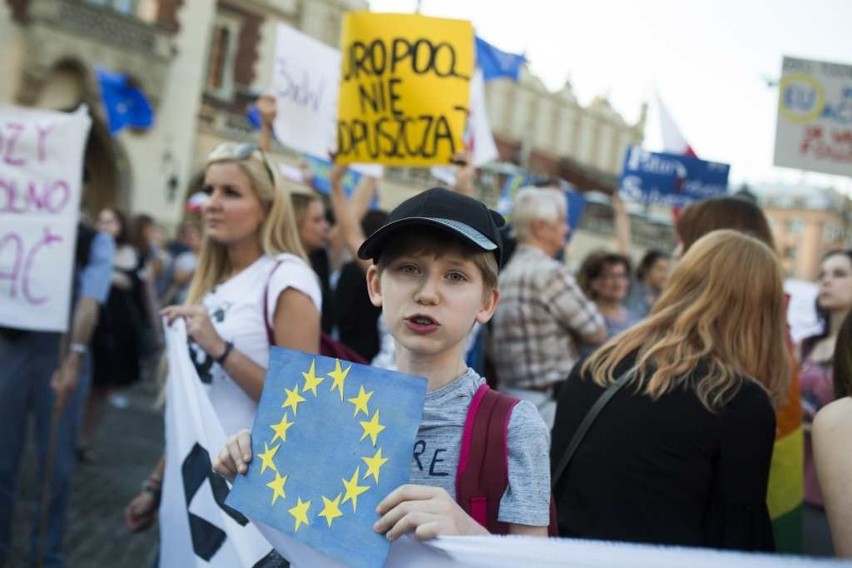 Marsz w obronie niezawisłości sądów przeszedł ulicami Krakowa