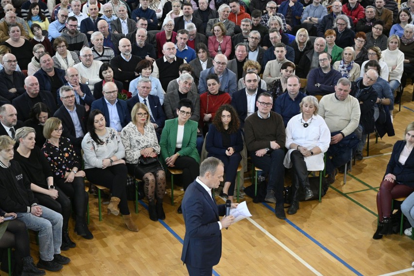 Donald Tusk odpowiadał w Chełmnie na pytania z widowni