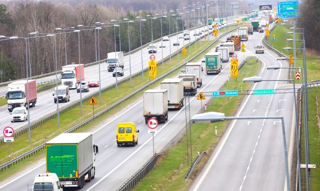 Na drodze ekspresowej S1 i autostradzie A4 w Mysłowicach kierowcy trafią na utrudnieniaZobacz kolejne zdjęcia. Przesuwaj zdjęcia w prawo - naciśnij strzałkę lub przycisk NASTĘPNE
