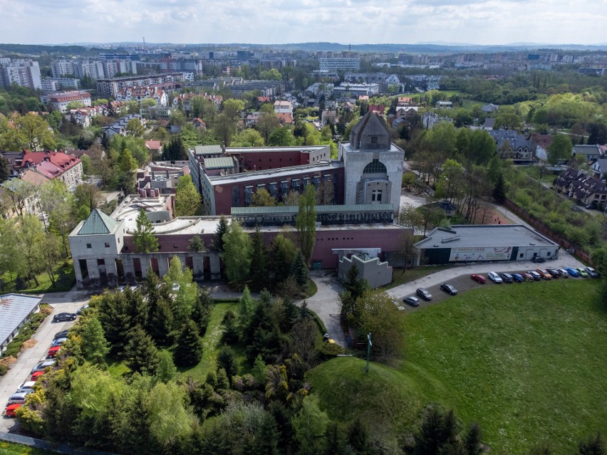 Kraków. Centrum Resurrectionis, Kościół Emaus - wybudowano w...