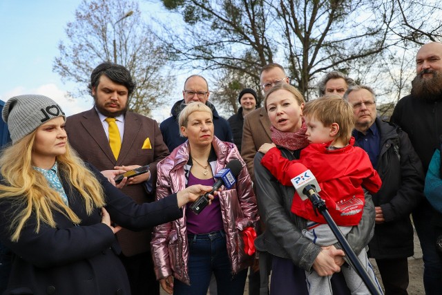 Działacze Rady Okręgu Bydgoskie zwołali w sobotę 16 marca konferencję prasową w sprawie przyszłości Targowiska Miejskiego przy Szosie Chełmińskiej i przyszłości terenu po jego zachodniej stronie