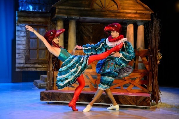 Zachwycający i zjawiskowy – Kopciuszek w Kieleckim Teatrze Tańca (RECENZJA)