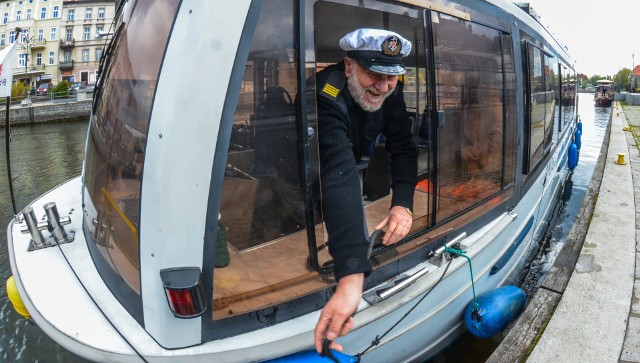 W sobotę kursy wznowił bydgoski tramwaj wodny. Wracają również zabytkowe linie turystyczne. Na autobusowych liniach turystycznych będzie obowiązywała standardowa taryfa opłat za bilety.Bilety na rejsy tramwajem sprzedawane są na pokładzie statków przez umundurowaną załogę.Więcej informacji na www.zdmikp.bydgoszcz.pl