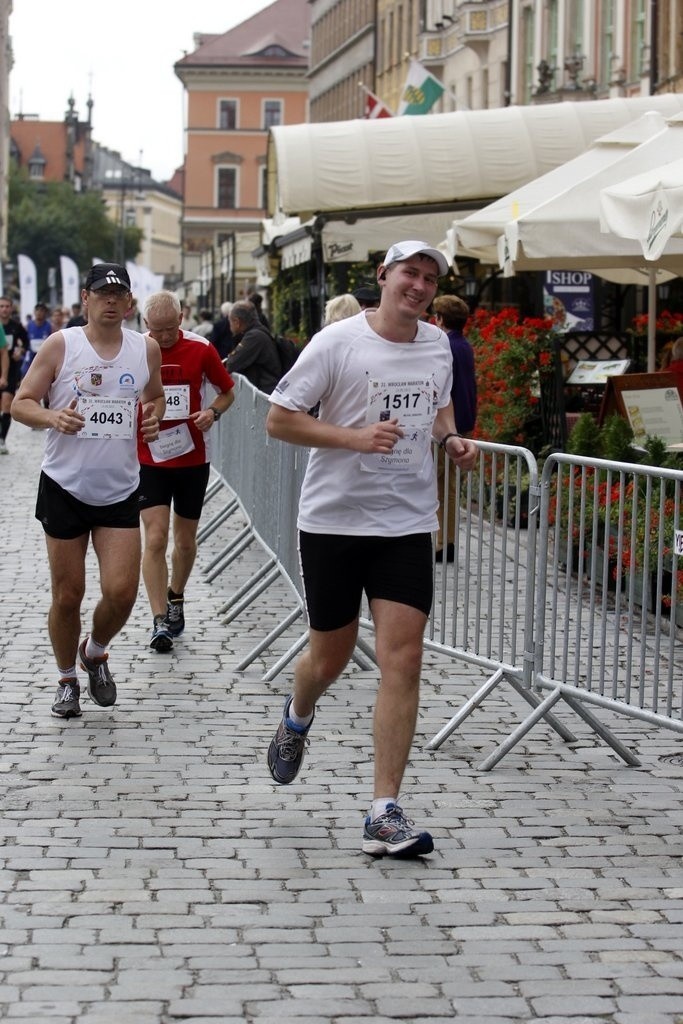 Maraton Wrocław - ZDJĘCIA - zawodnicy z numerami 1401 - 1600