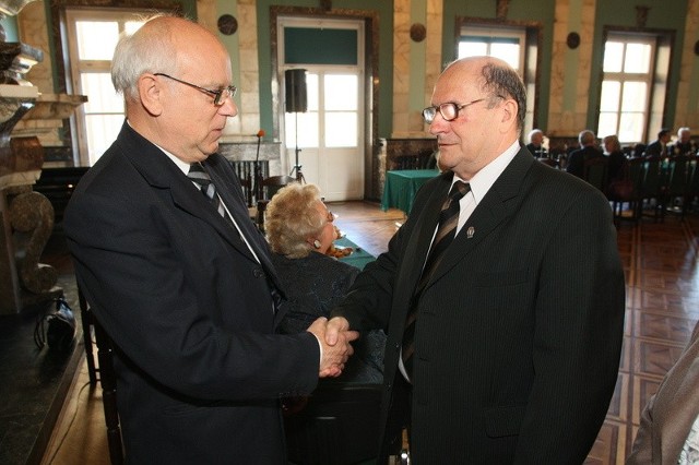 W czasie obchodów Dnia Białej Laski Czesława  Paduszyńskiego odznaczono srebrną odznaką za pomoc ludziom niewidomym.