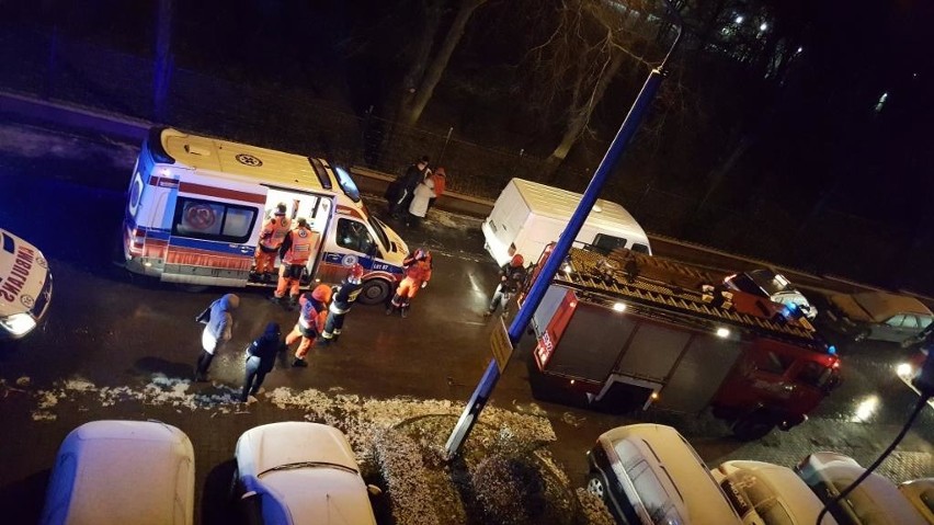 Pożar przy ul. Kosmonautów w Lublinie. Jedna osoba nie żyje, 24 zostały ewakuowane 