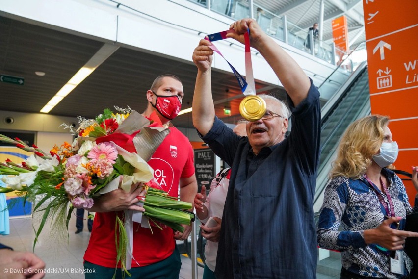 Polscy olimpijczycy wrócili z Tokio. Wśród nich podlascy medaliści złoty Wojciech Nowicki i srebrna Maria Andrejczyk [ZDJĘCIA]