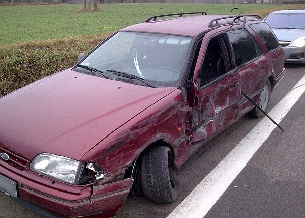 18-latek zniszczył auto i zapłaci 300 zł