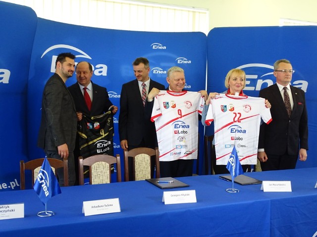 Klub Sportowy Orlęta Zwoleń podpisał w poniedziałek, 25 kwietnia, nową umowę sponsoringową z Eneą Wytwarzanie