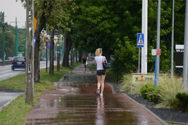 Instytut Meteorologii i Gospodarki Wodnej wydał w sobotę w nocy ostrzeżenie drugiego stopnia przed burzami z gradem dla północnej, zachodniej i centralnej części województwa łódzkiego.