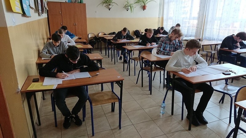 Matura próbna 2019 z "Echem Dnia" z matematyki. Uczniowie pińczowskiego "Staszica" i "Kołłątaja" byli...zaskoczeni 