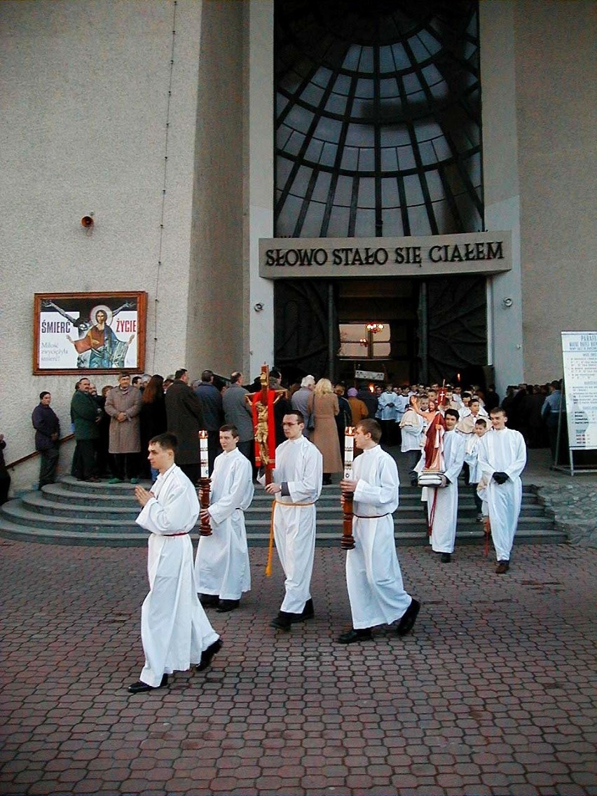 Wielkanoc w parafii Matki Bożej Niepokalanej. Nowy Sącz 2001 r.