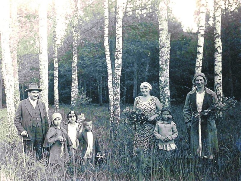 W Dniu Lasu organizowano też rodzinne wycieczki do Puszczy....