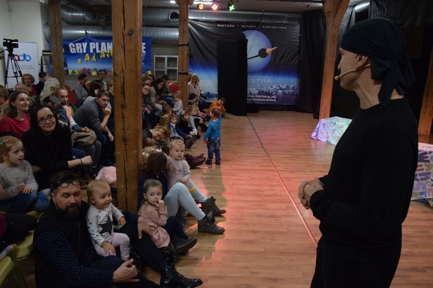 "Trzy Świnki". Kolejna premiera Teatru Rozrywki "TRÓJKĄT" tym razem skierowana była do dzieci [WIDEO, ZDJĘCIA]