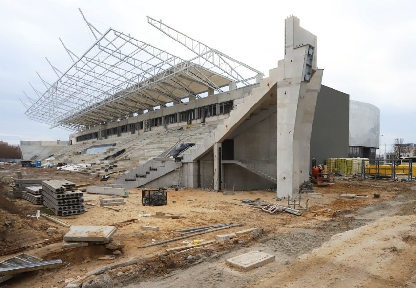 Budowa stadionu Radomiaka trwa od kilku lat. Potrzeba...