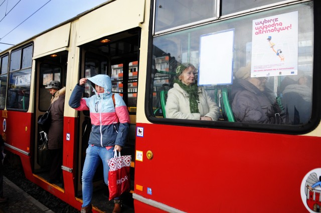 Toruń. Śmiertelny wypadek na torach