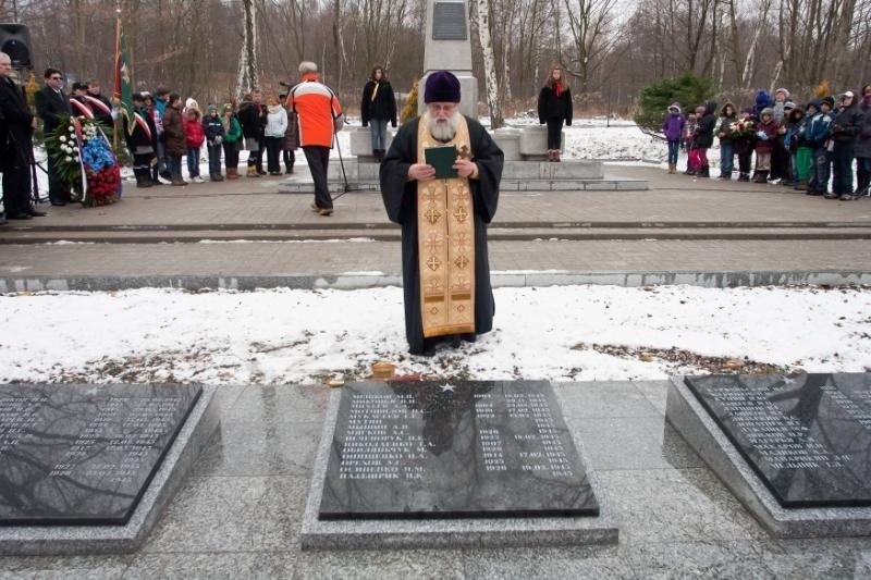 Cmentarz wojsk radzieckich otwarty po remoncie. Był ambasador i konsul generalny Rosji (ZDJĘCIA)