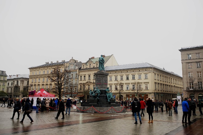 Drugi pomnik Adama Mickiewicza na Rynku Głównym w Krakowie
