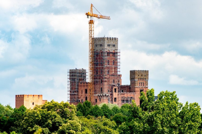 O budowie zamku w Stobnicy zrobiło się głośno w 2018 roku,...