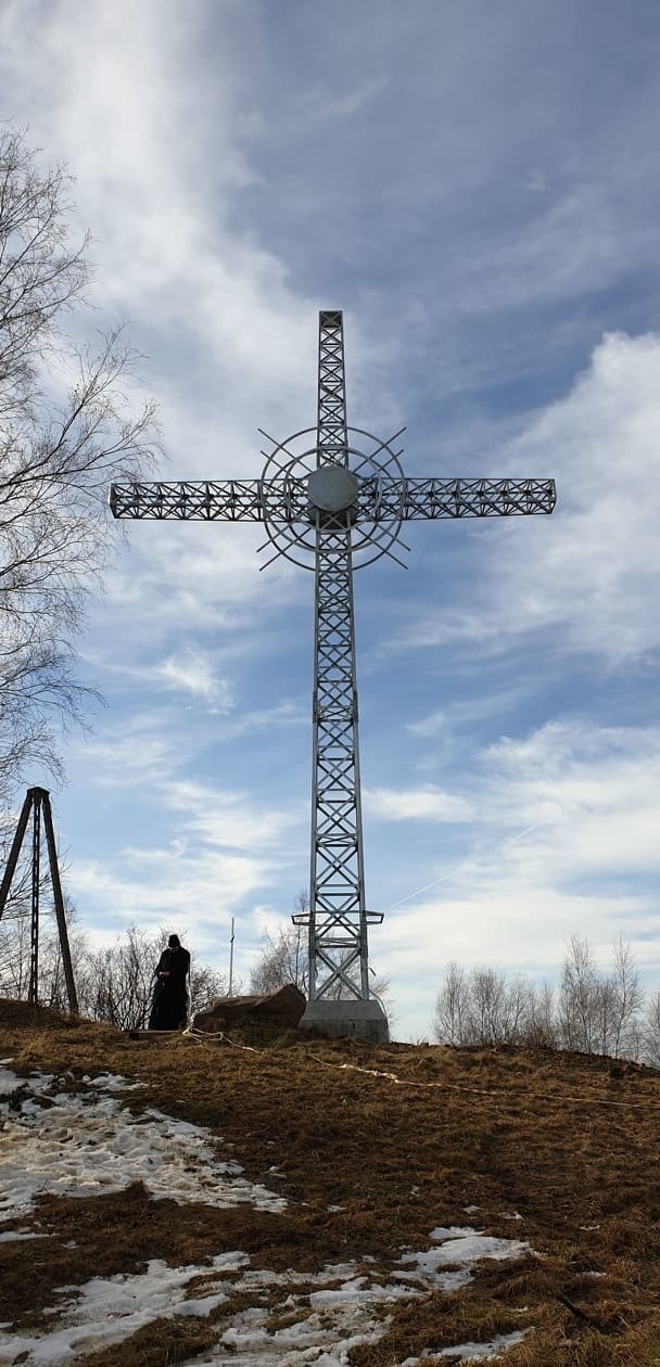 Krzyż św. Jana Pawła II w Krzeczowie