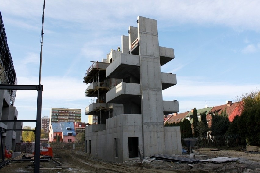 Stadion miejski w Tychach. Termin zakończenia budowy - 11...