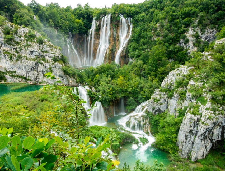 Chorwacja oferuje niezwykłe kontrasty krajobrazowe — od gór...