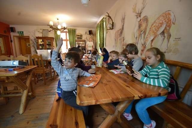 Szkoła Leśna na Barbarce prowadzi zajęcia edukacyjne nie tylko dla mieszkańców Torunia. Ma ofertę dla osób w różnym wieku. 
