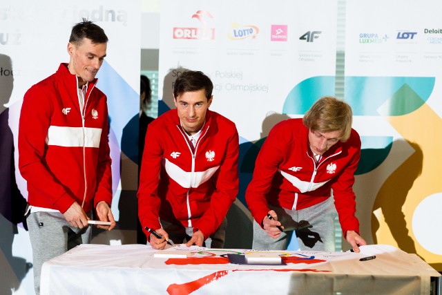Największe nadzieje na medale w Pjongczangu rozbudzają skoczkowie narciarscy.