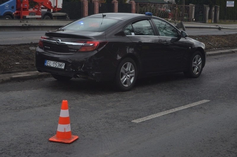 Wypadek na ul. Łagiewnickiej. Dwie osoby ranne w kraksie z udziałem radiowozu [ZDJĘCIA]