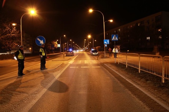 Na miejscu wypadku pracowali policjanci. To nie pierwszy wypadek na tym przejściu dla pieszych