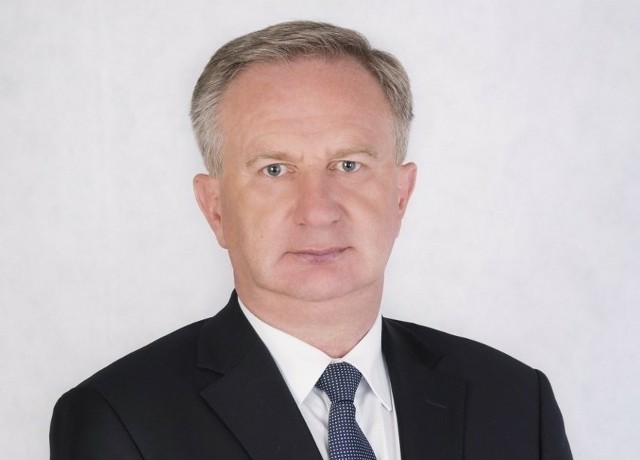 Marian Niemirski od lat starosta przysuski. Teraz został wybrany na kolejną kadencję 2024-2029. Na kolejnych zdjęciach prezentujemy członków Zarządu Powiatu