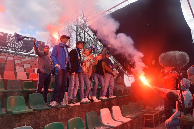 Na domowym stadionie sosnowieckiej drużyny ekipa filmowa "Fibera" nagrywałą sceny stadionowe. Zobacz kolejne zdjęcia. Przesuwaj zdjęcia w prawo - naciśnij strzałkę lub przycisk NASTĘPNE