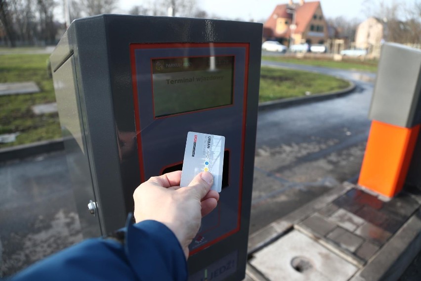 We Wrocławiu miejsca postojowe w systemie parkuj i jedź...