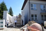 Trwa rozbudowa Centrum Aktywności Lokalnej w Potoku. Nowy budynek posłuży strażakom 