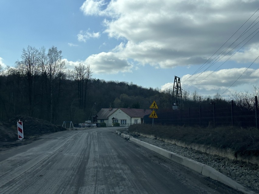 Utrudnienia na drodze powiatowej w Olchawie, z powodu przebudowy jest zamknięta na odcinku 900 metrów
