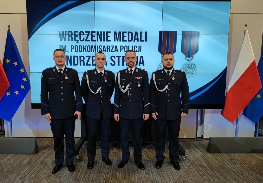 Daniel Męziński, policjant z KPP w Ostrowi Mazowieckiej odznaczony Medalem im. podkomisarza Andrzej Struja