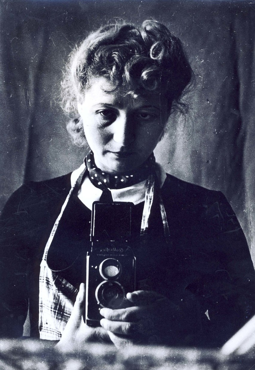 Julia Pirotte. Autoportret w lustrze, Marsylia 1943 rok.