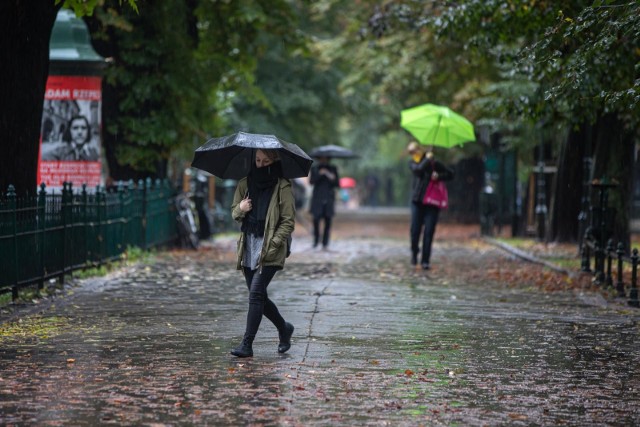 Niemal przez cały weekend w Krakowie będzie padał deszcz