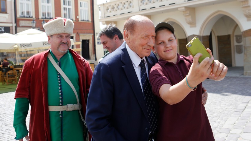 Na tydzień przed wyborami do Parlamentu Europejskiego do...