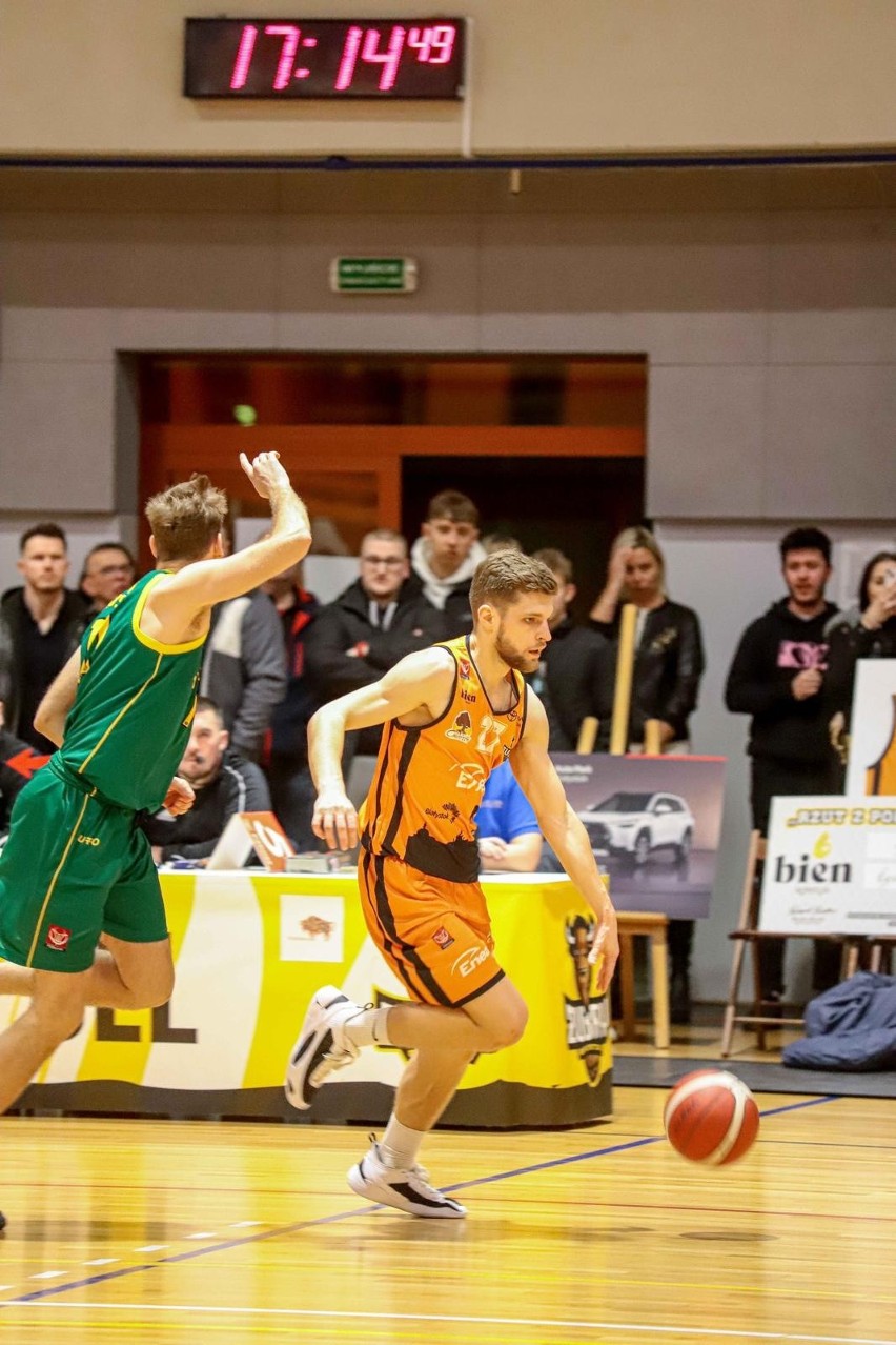 Żubry Chorten Białystok - Znicz Basket Pruzków 69:70