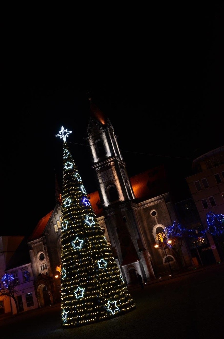 Tarnowskie Góry. Rozbłysły świąteczne iluminacje