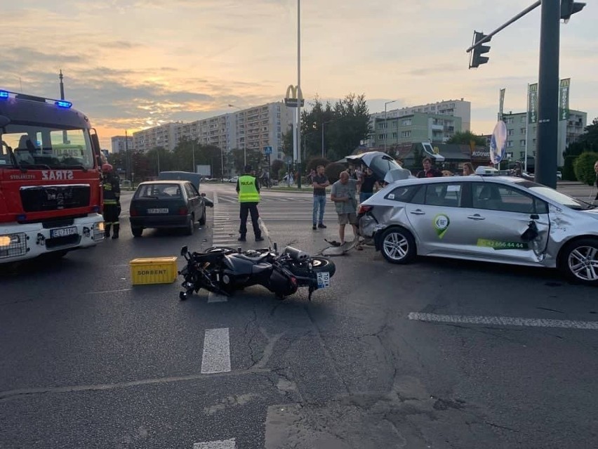 Wypadek na skrzyżowaniu alei Wyszyńskiego i ulicy...