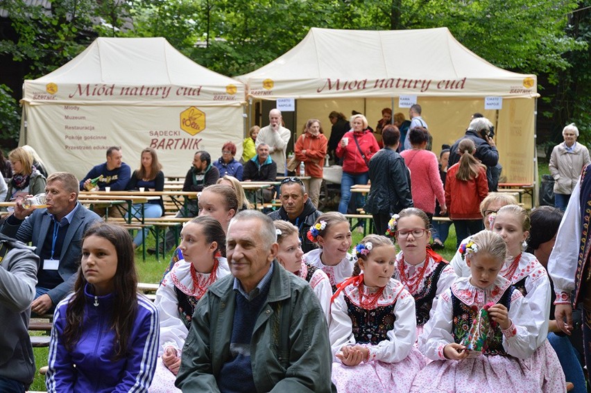 Mimo nie najlepszej pogody biesiadowiczów nie brakowało.